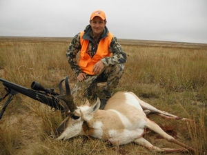 <p>A great buck pronghorn taken with 1 perfectly placed shot. 2015</p>